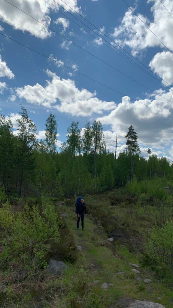 К ястребиному озеру через скалу Горелая - фото