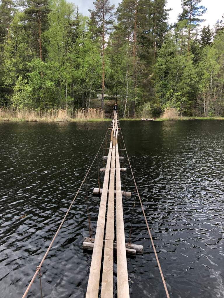 К ястребиному озеру через скалу Горелая - фото