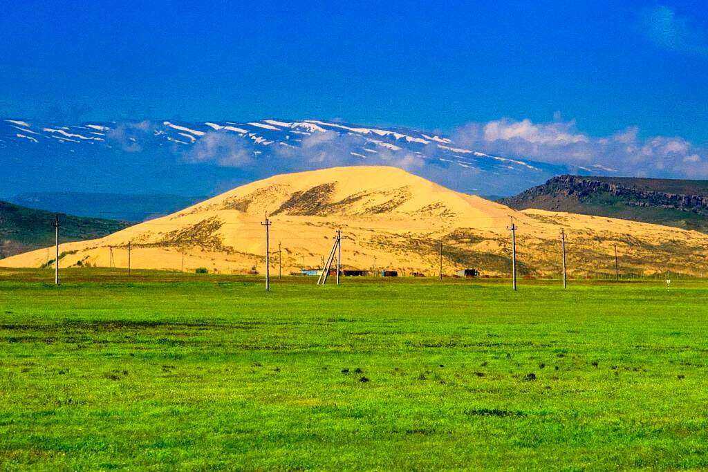 Песчаная гора в дагестане