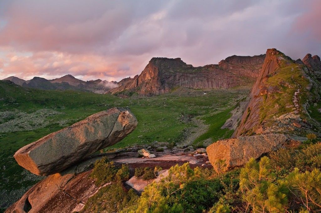 Ергаки, Висячий камень. - фото