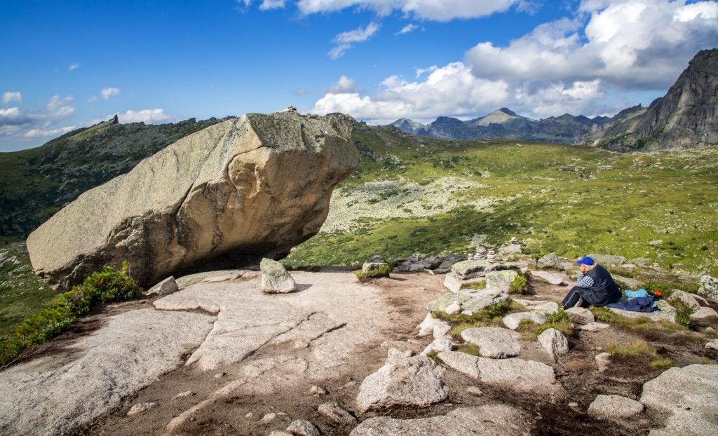 Ергаки, Висячий камень. - фото