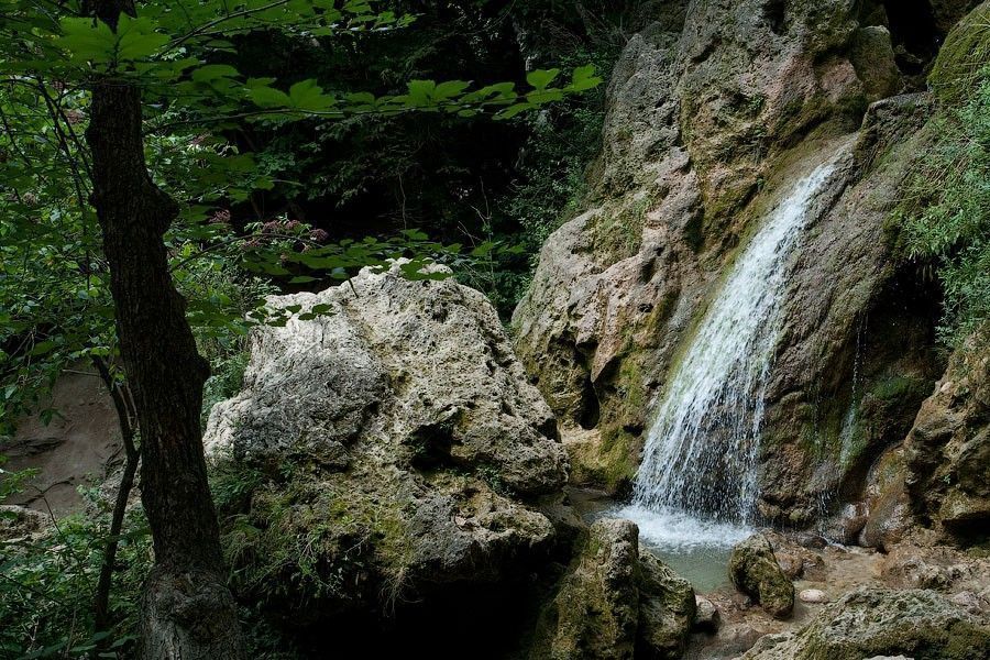 Водопад Баскон - фото