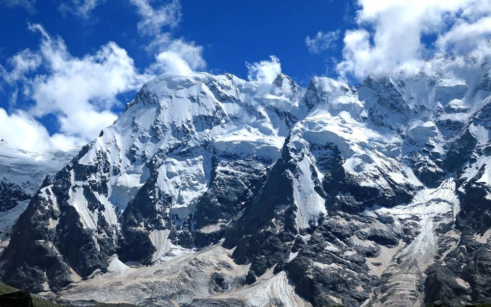 Горный лагерь в Безенгийском ущелье - фото