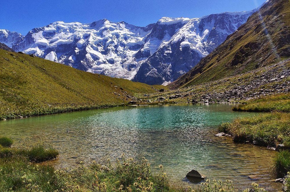 Горный лагерь в Безенгийском ущелье - фото