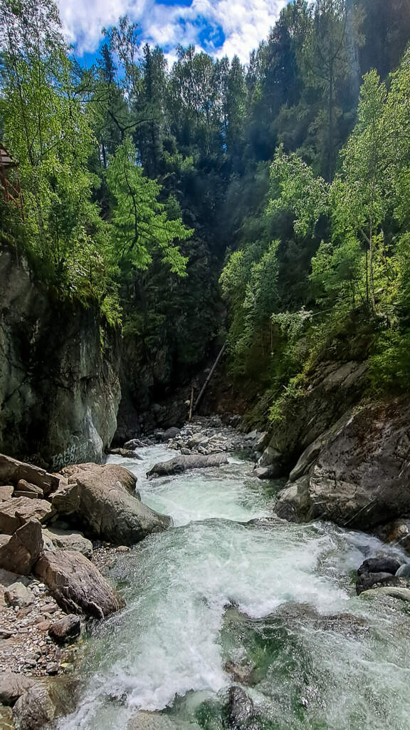 Водопад на реке Кынгарга - фото