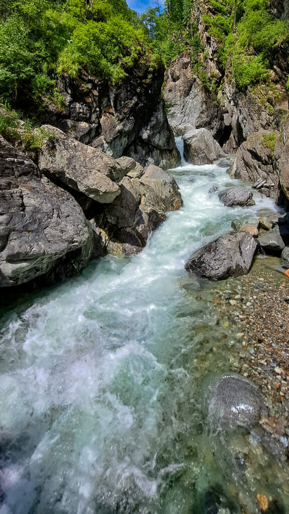 Водопад на реке Кынгарга - фото