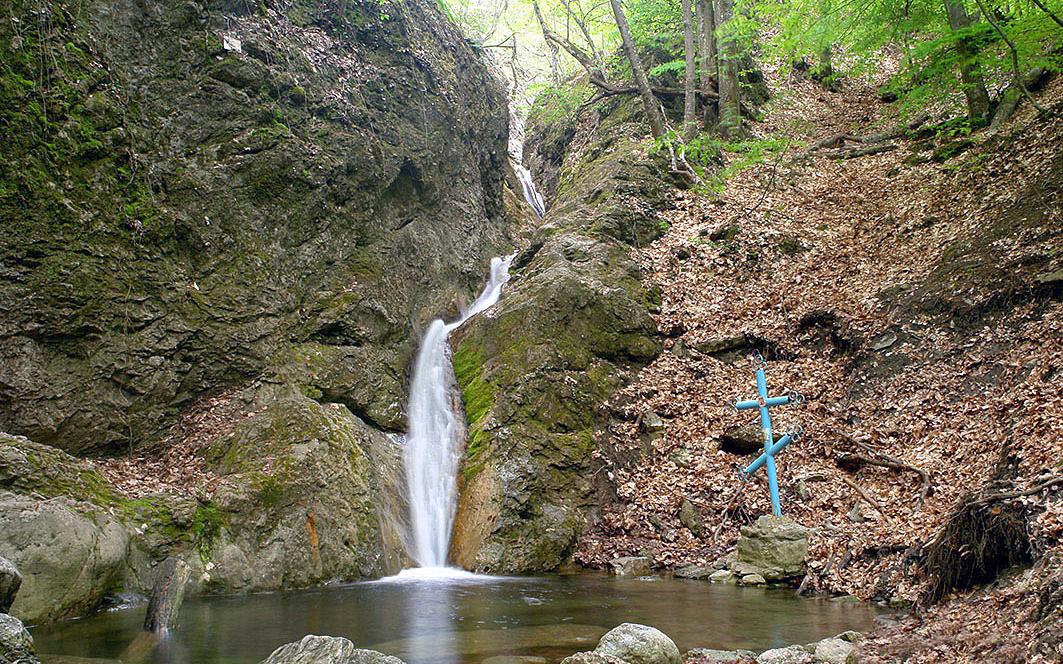 Водопад Трёх Святителей - фото