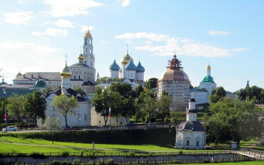 Москва сергиев посад 15. Московская Лавра. Сергиев Посад Москва. Лавра в Москве на Ярославской улице. Тур в Троице Сергиеву Лавру из Москвы.