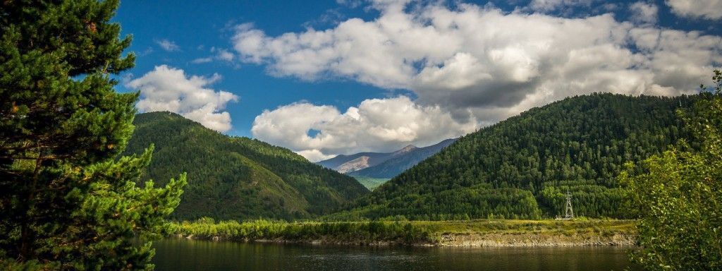 Водопад у подножия хребта Борус - фото