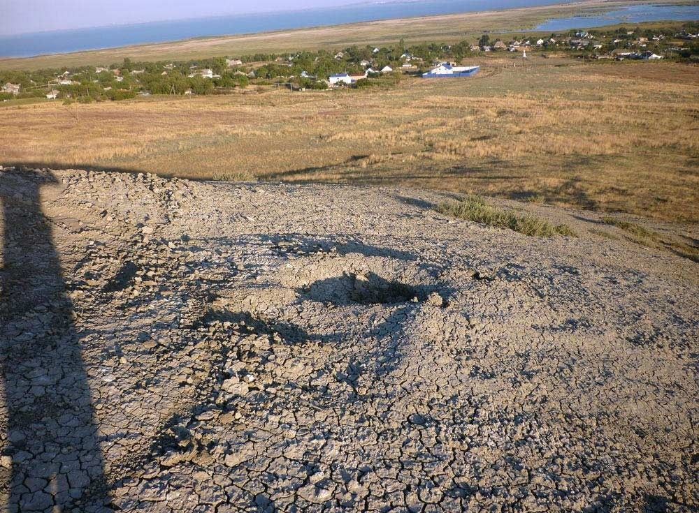 Грязевой вулкан "Ахтанизовская сопка" - фото