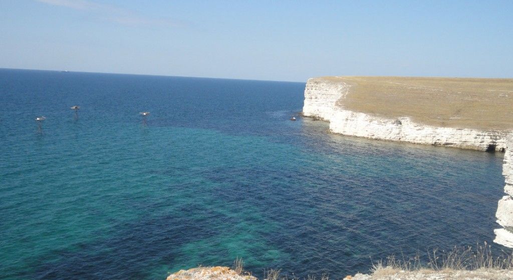 Вода в черноморском крым. Поселок Черноморское. Пгт Черноморское Крым.