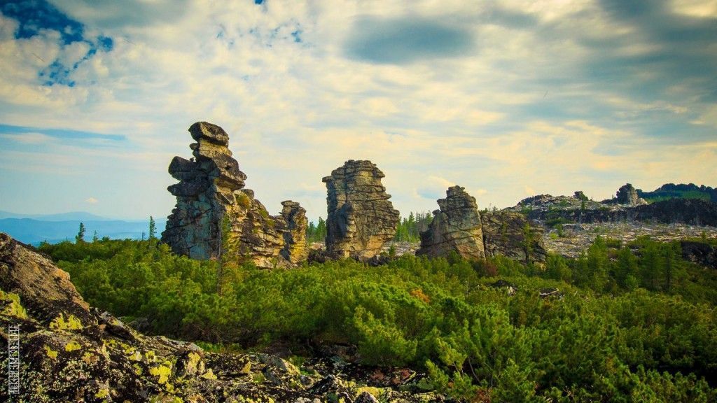 Харашибирские столбы "Разрушенная крепость" - фото