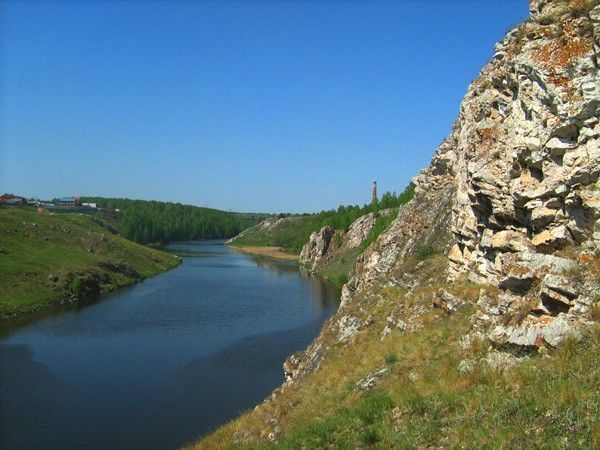 Скалы Каменска-Уральского - фото