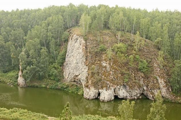 Скалы Каменска-Уральского - фото