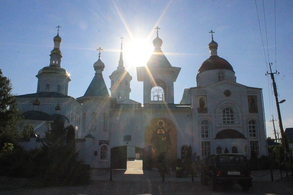 Туапсе фото храма перед горой. Армавир выход к морю.