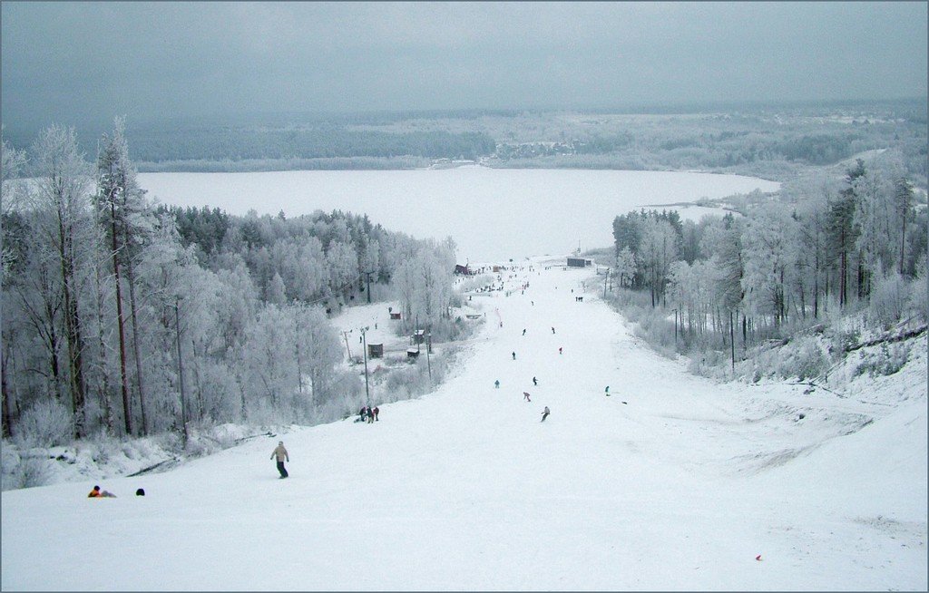 Горнолыжный курорт Красное озеро - фото