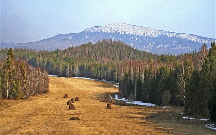 Поселок Зюраткуль — гора Лукаш - фото