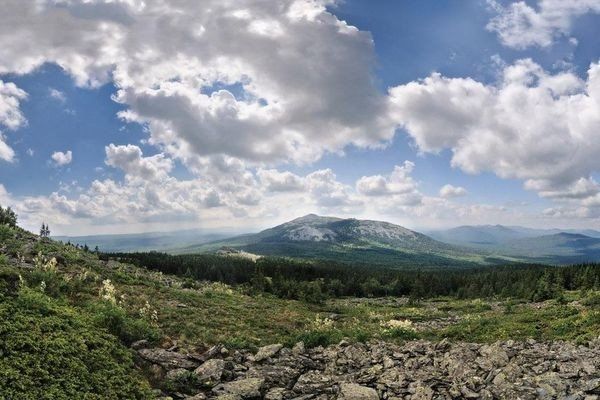 Поселок Зюраткуль — хребет Большой Нургуш - фото