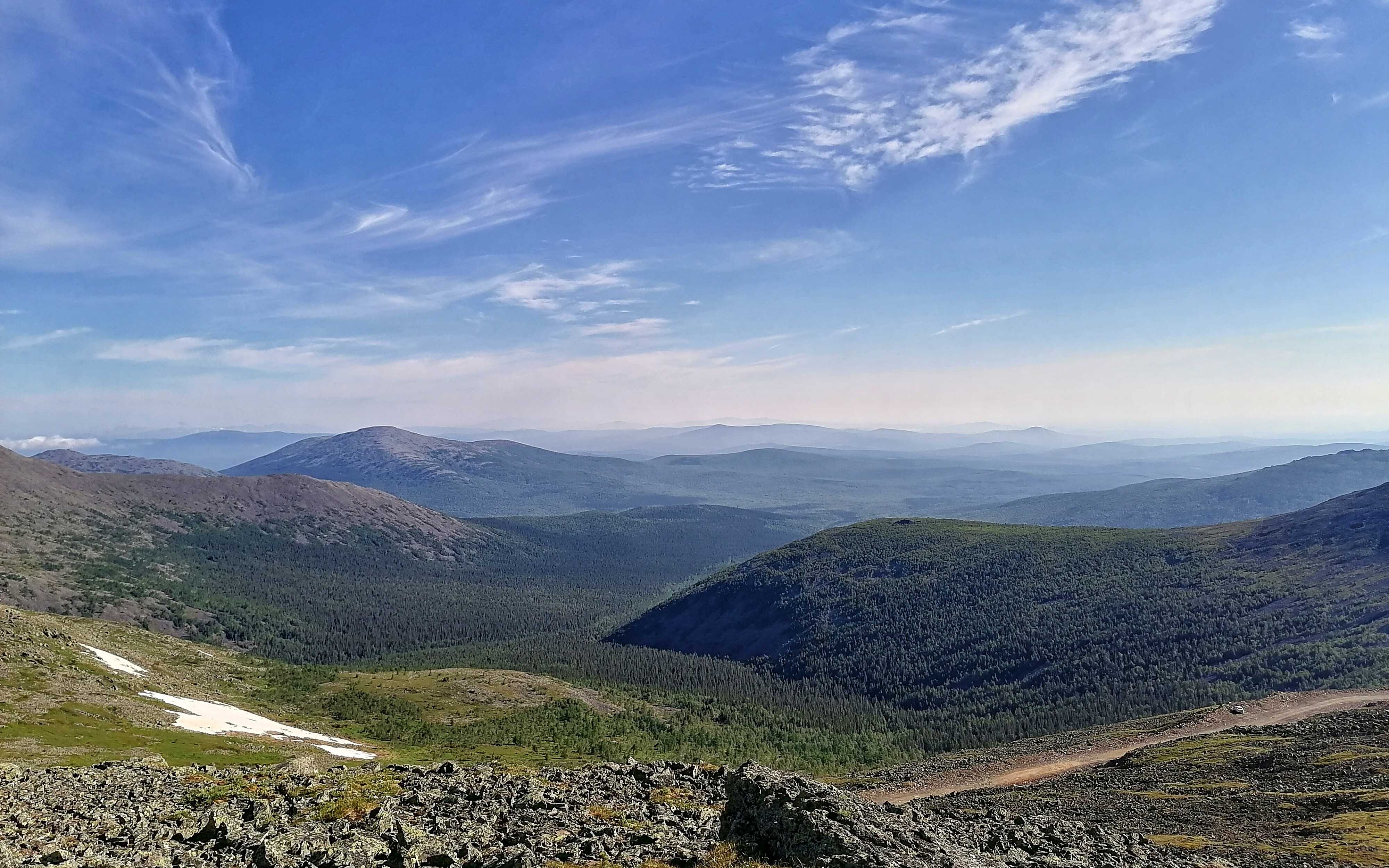 Конжаковский камень с юга - фото